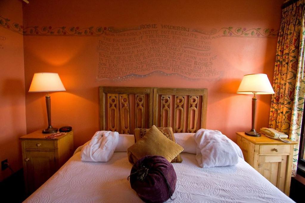 Mcmenamins Oregon Hotel